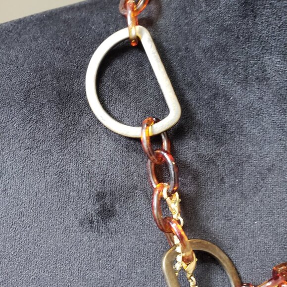 Women 3 Strand Gold Tone "D" Shape Acrylic Link Chain Necklace with Lobster - Picture 4 of 7